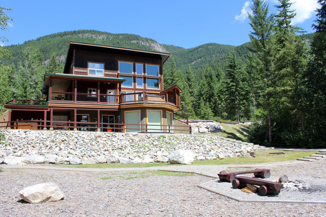 Our Chalets Cedar House Chalets & Restaurant