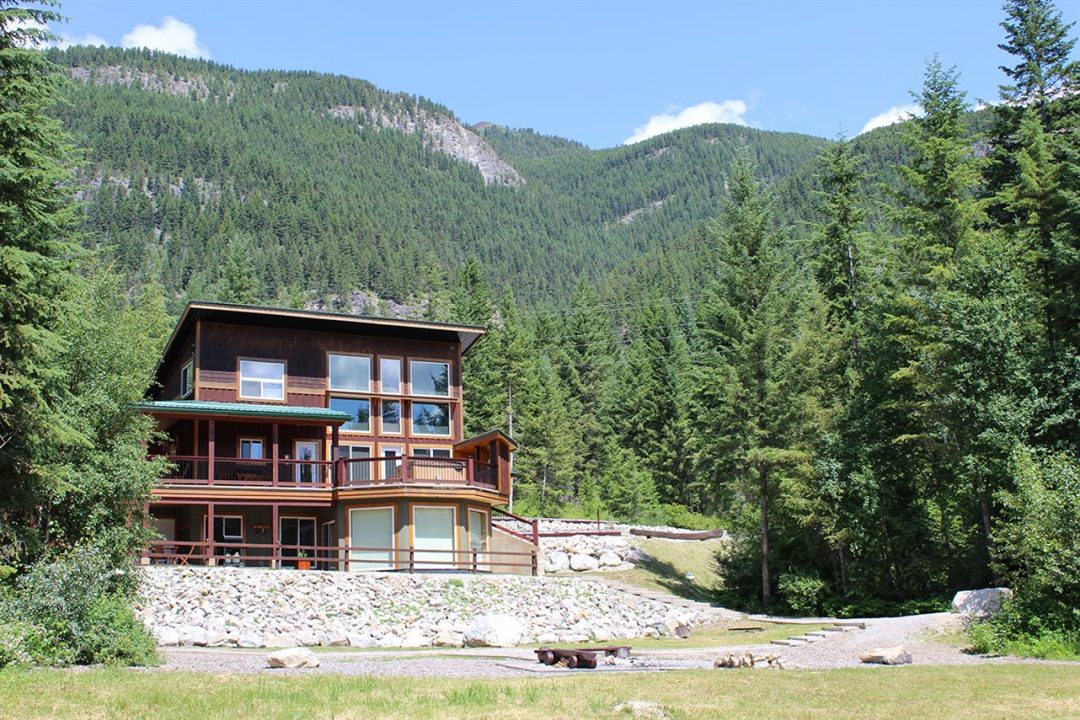 About Us Cedar House Chalets & Restaurant