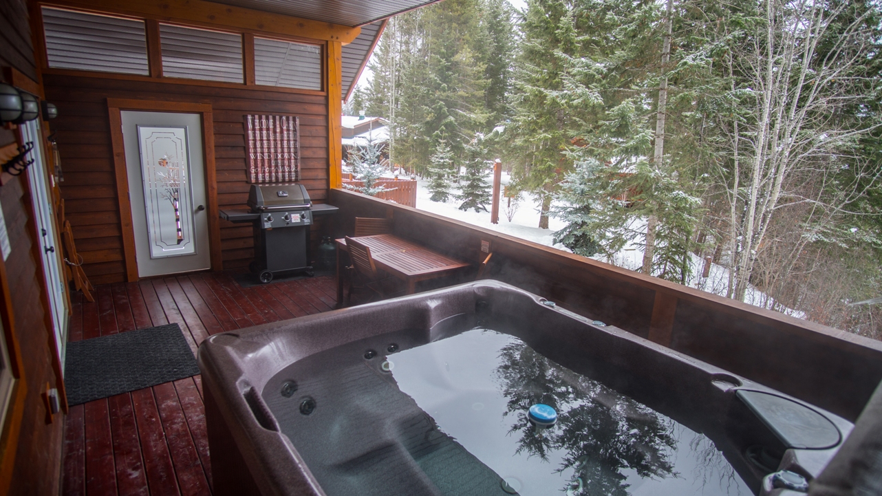 Home Cedar House Chalets & Restaurant